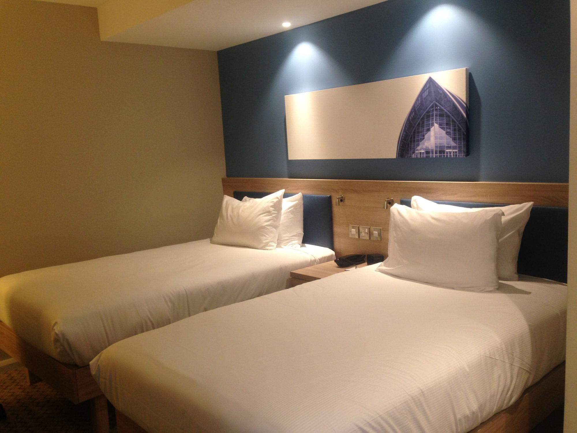 Hampton By Hilton Glasgow Central Экстерьер фото