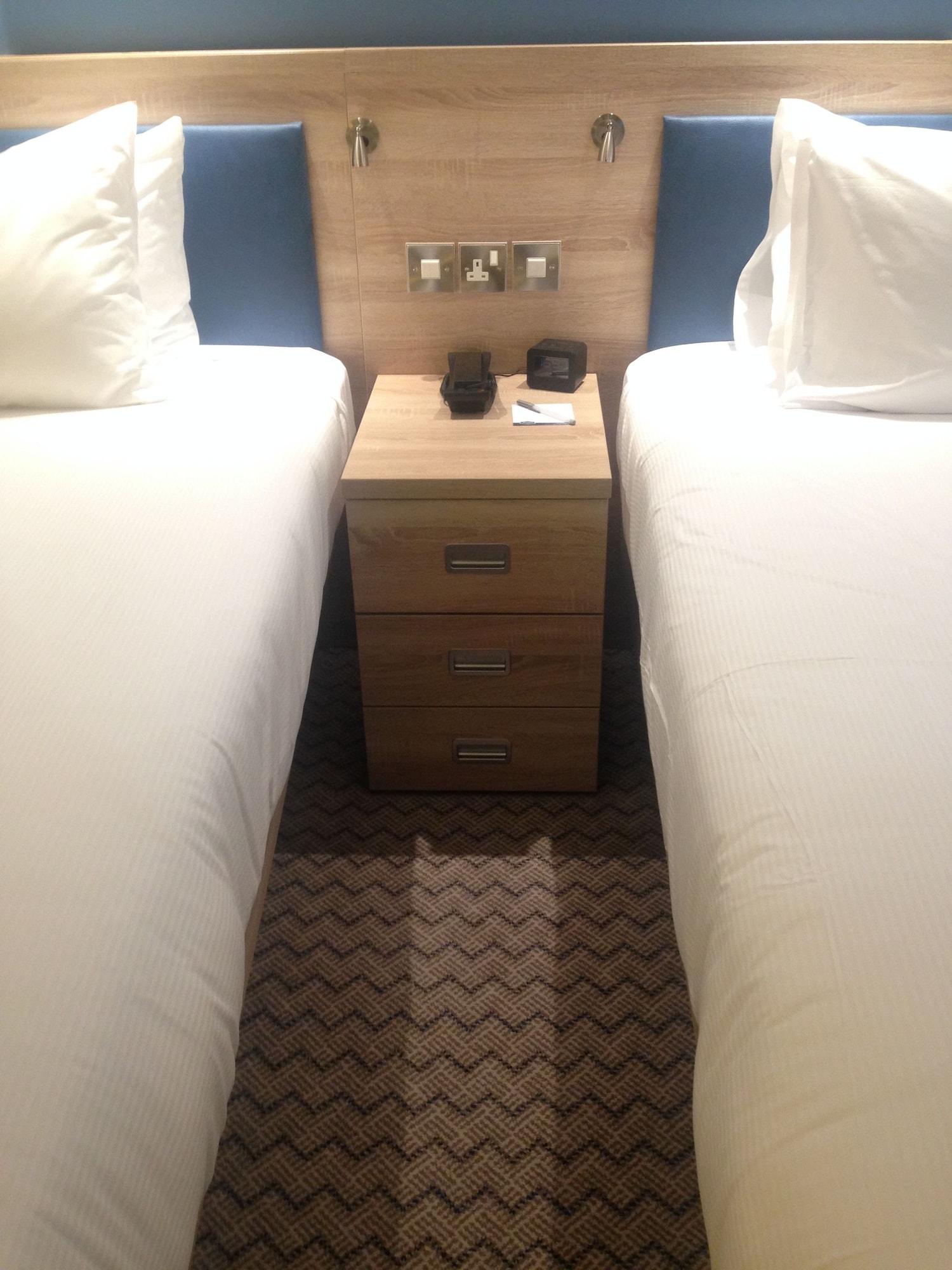 Hampton By Hilton Glasgow Central Экстерьер фото