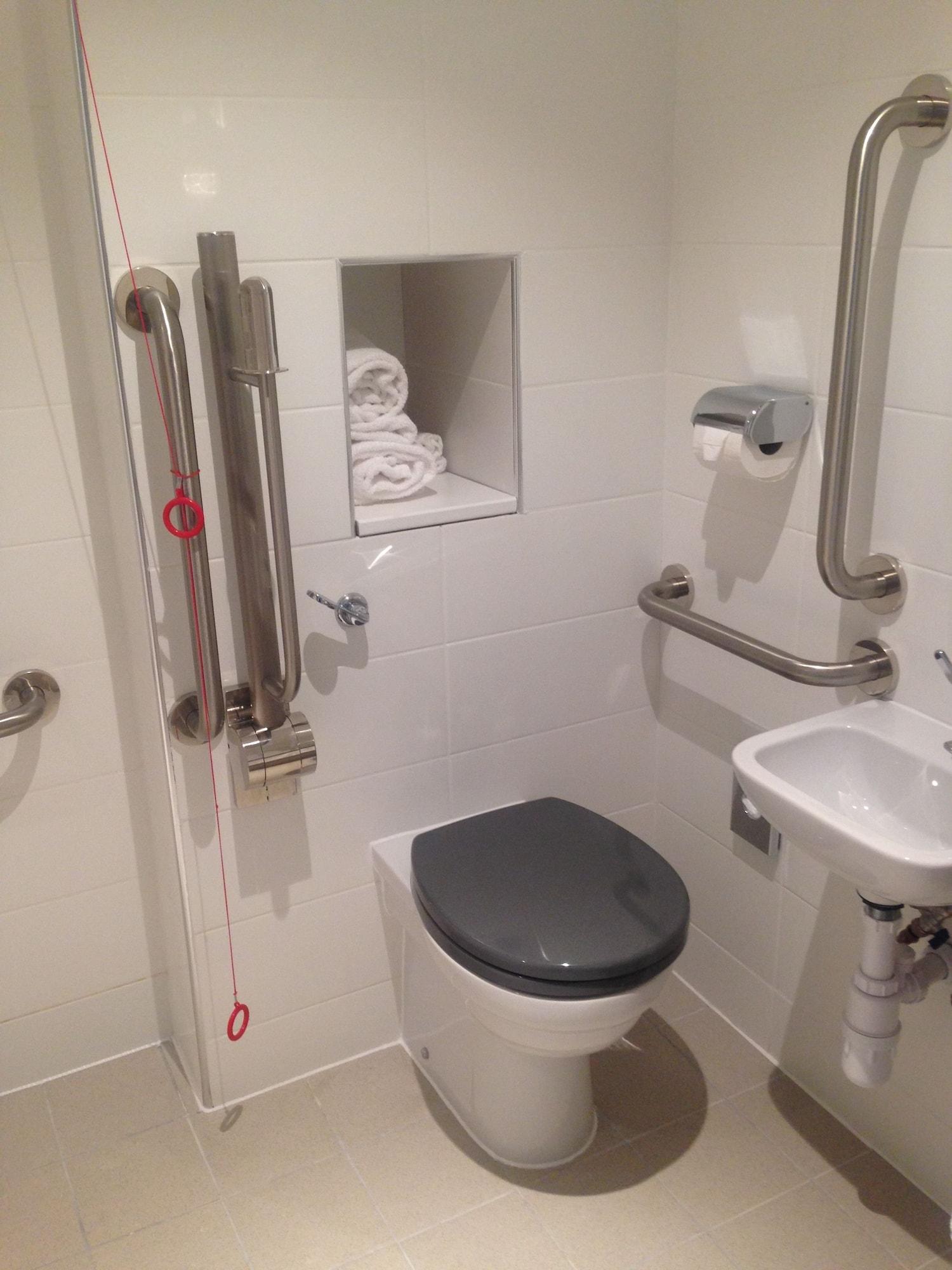 Hampton By Hilton Glasgow Central Экстерьер фото