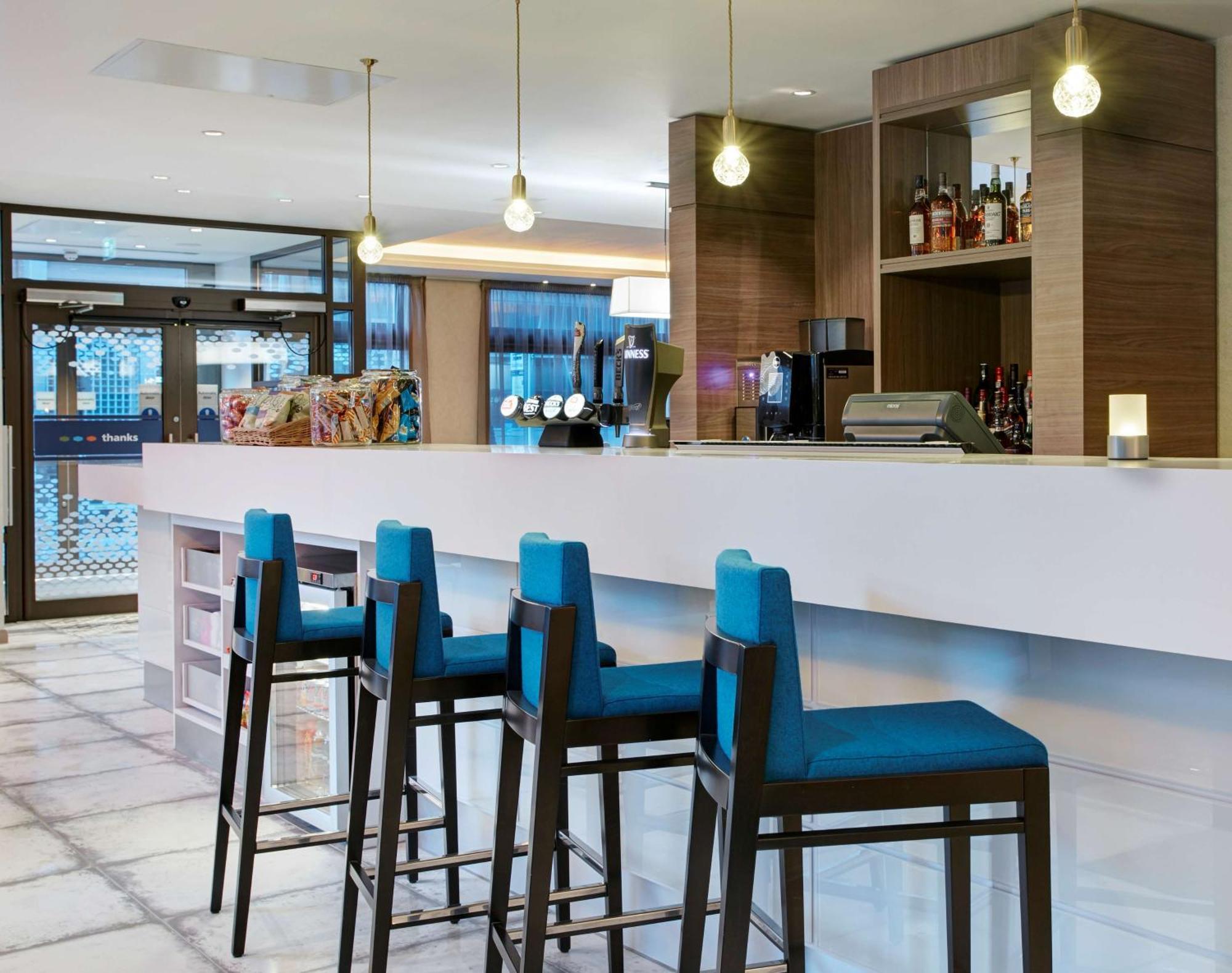 Hampton By Hilton Glasgow Central Экстерьер фото