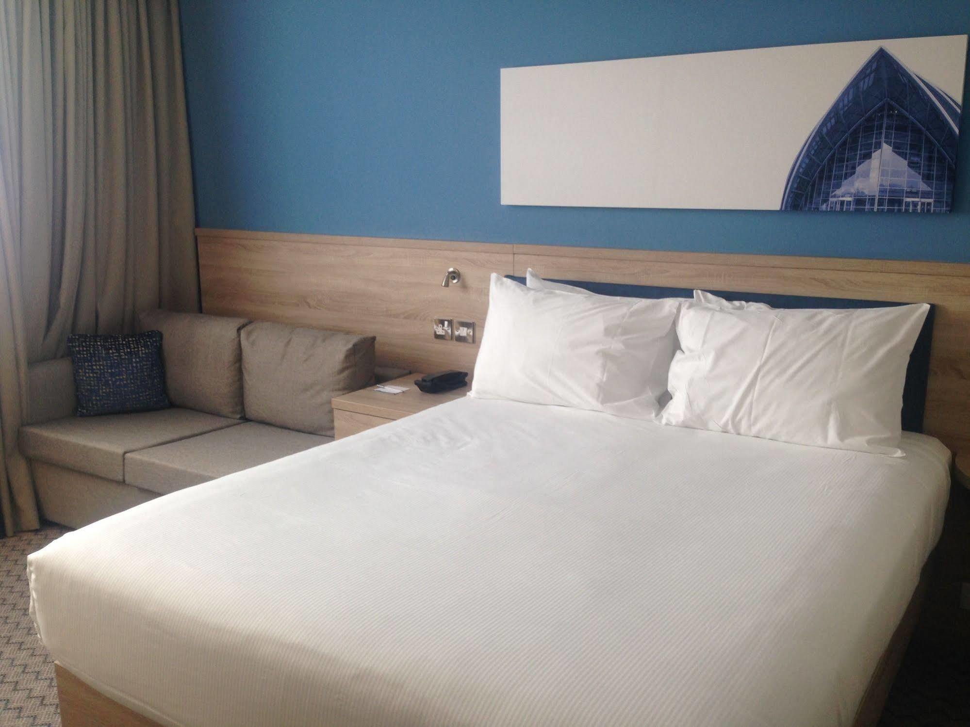 Hampton By Hilton Glasgow Central Экстерьер фото